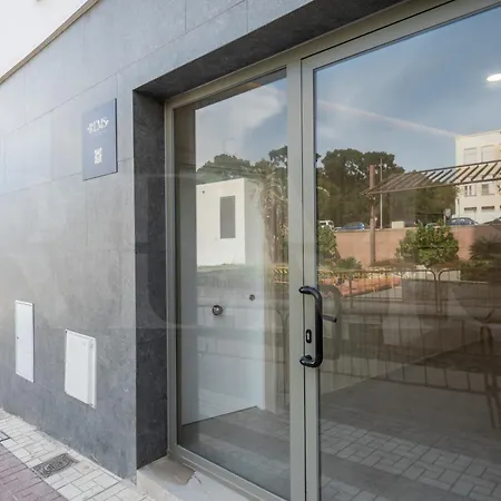 Vibrant With Terrace By Rems Apartment *