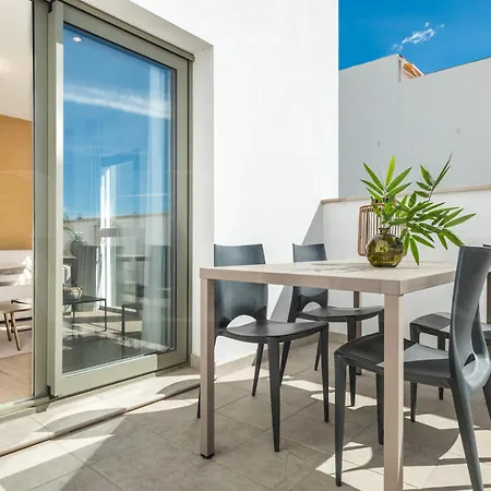 Apartment Vibrant With Terrace By Rems Malaga