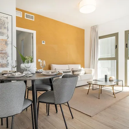 Vibrant With Terrace By Rems Apartment *