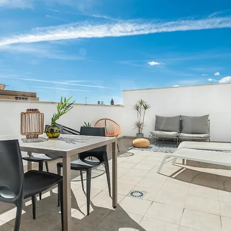 Vibrant With Terrace By Rems *